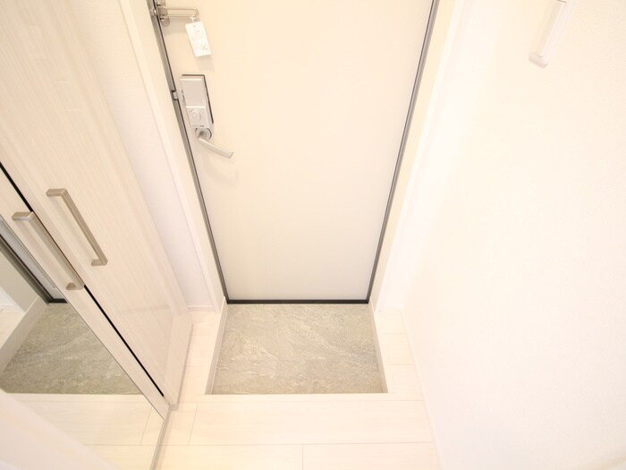 物件内観写真17　(玄関)