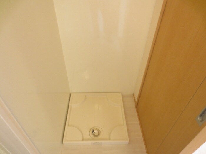 物件内観写真15　(洗濯機置場)