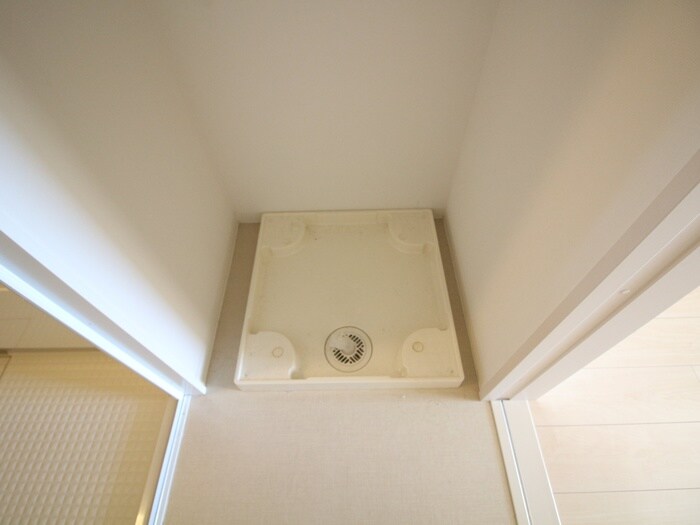 物件内観写真11　(洗濯機置場)