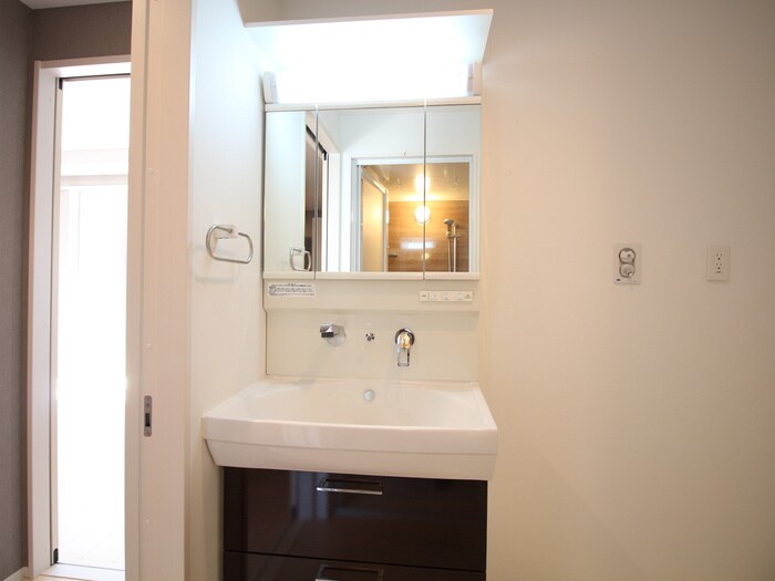 物件内観写真12　(洗面)