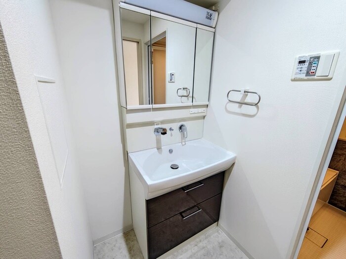 物件内観写真13　(洗面)