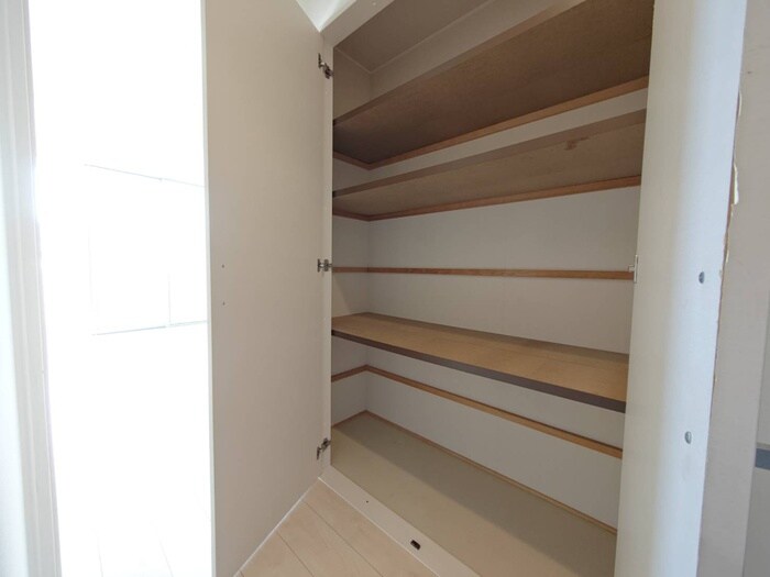 物件内観写真16　(収納)