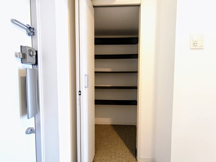 物件内観写真16　(靴箱)