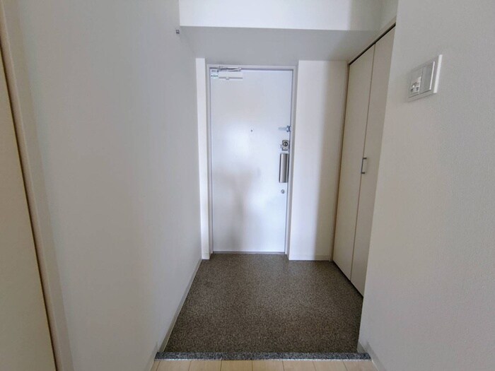 物件内観写真17　(玄関)