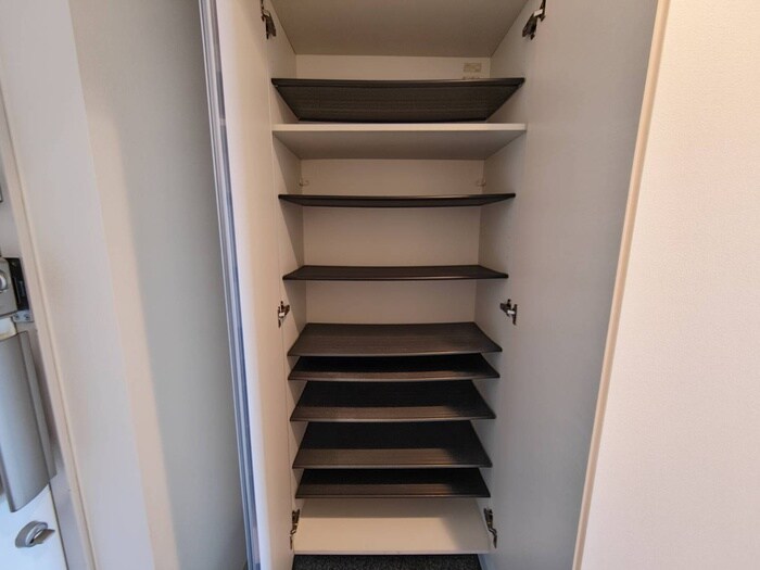 物件内観写真18　(靴箱)