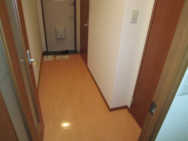 物件内観写真13　(廊下)