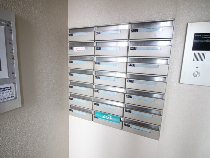 物件外観写真6　(エントランス部分)