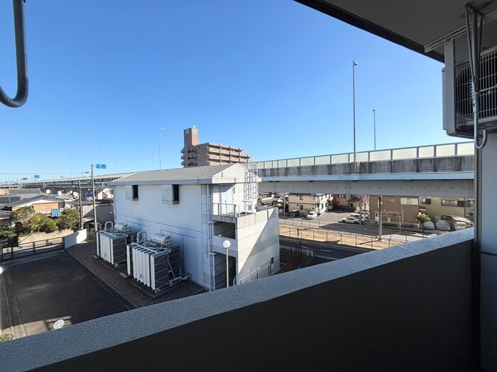 物件内観写真17　(室内からの展望)