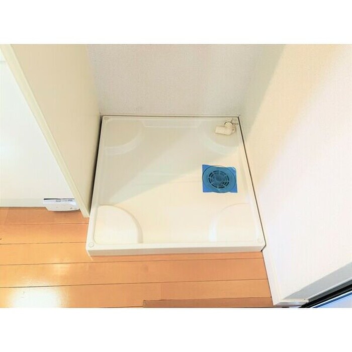 物件内観写真13　(洗濯機置場)