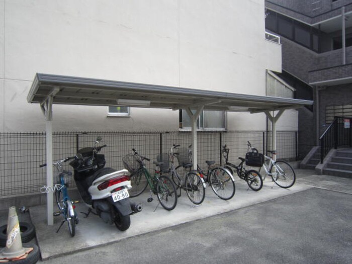 物件外観写真3　(駐輪場)