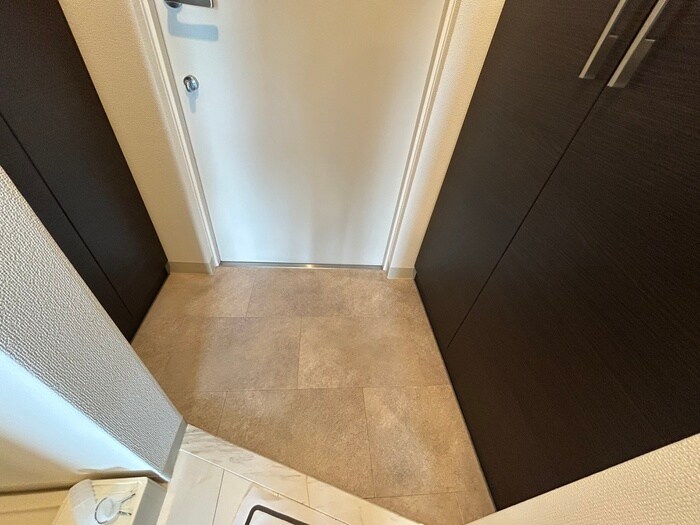 物件内観写真16　(玄関)