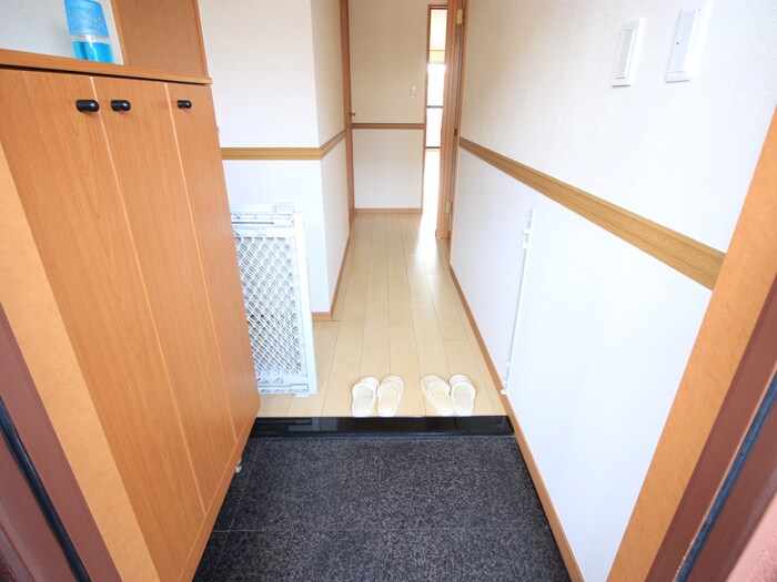 物件内観写真7　(玄関)