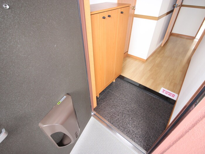 物件内観写真17　(玄関)