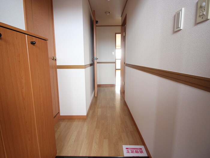 物件内観写真19　(廊下)