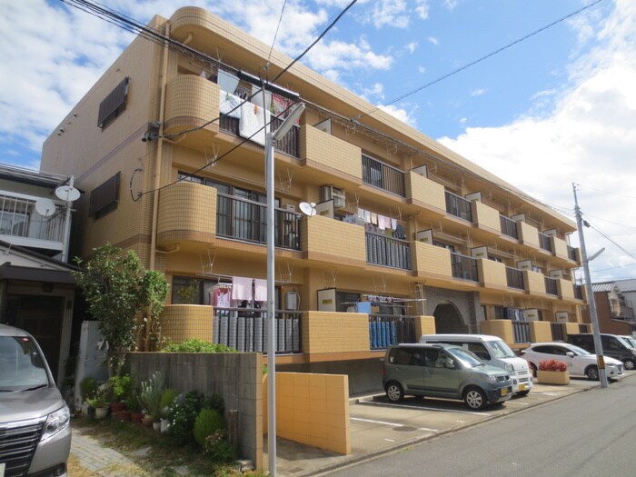 物件外観写真4　(駐車場)