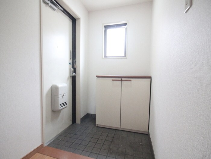 物件内観写真18　(玄関)