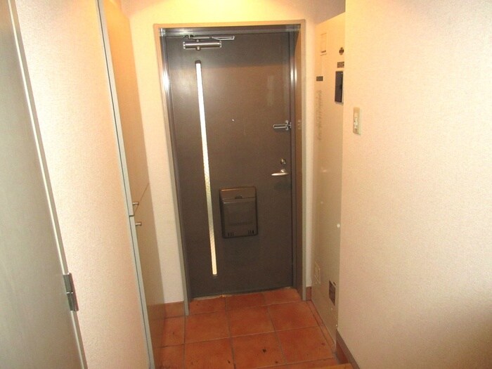 物件内観写真17　(玄関)