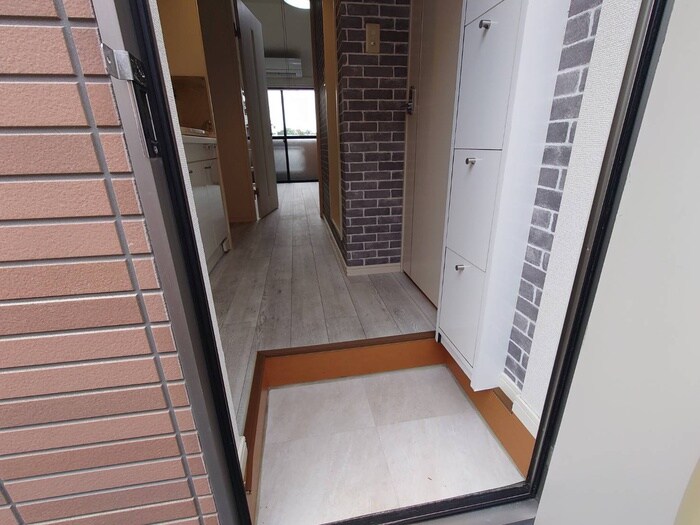 物件内観写真18　(玄関)