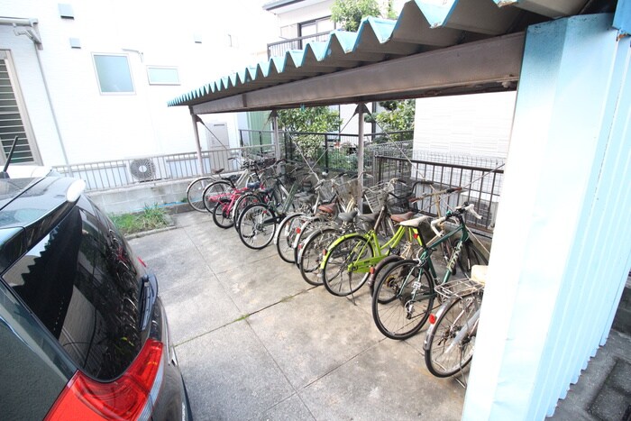 物件外観写真6　(駐輪場)