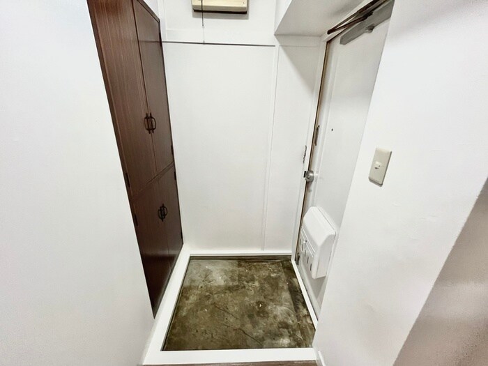 物件内観写真18　(玄関)