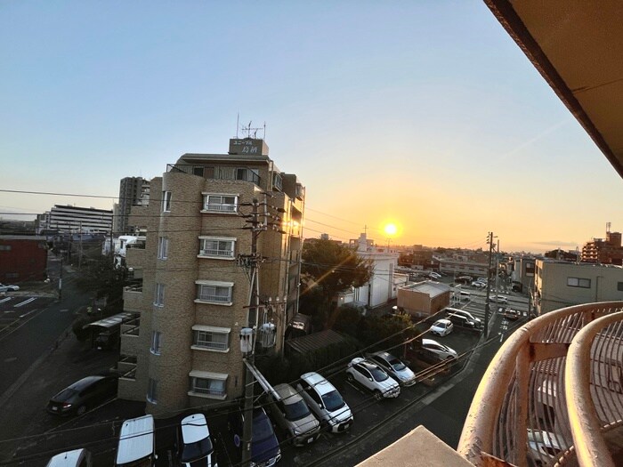 物件内観写真22　(室内からの展望)