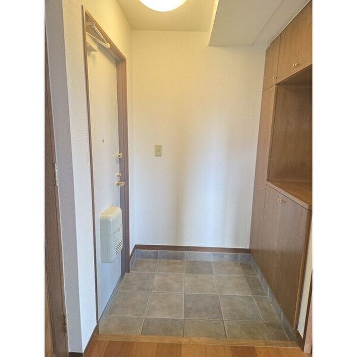 物件内観写真19　(玄関)