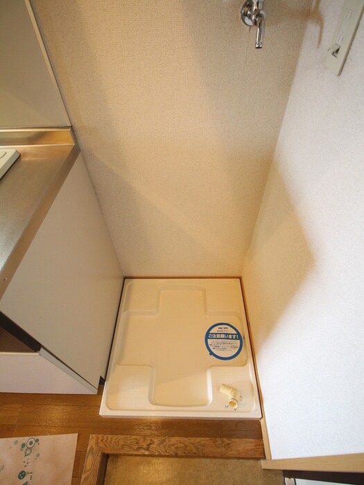 物件内観写真8　(洗濯機置場)