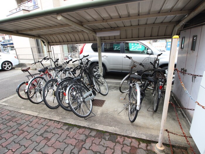 物件外観写真5　(駐輪場)
