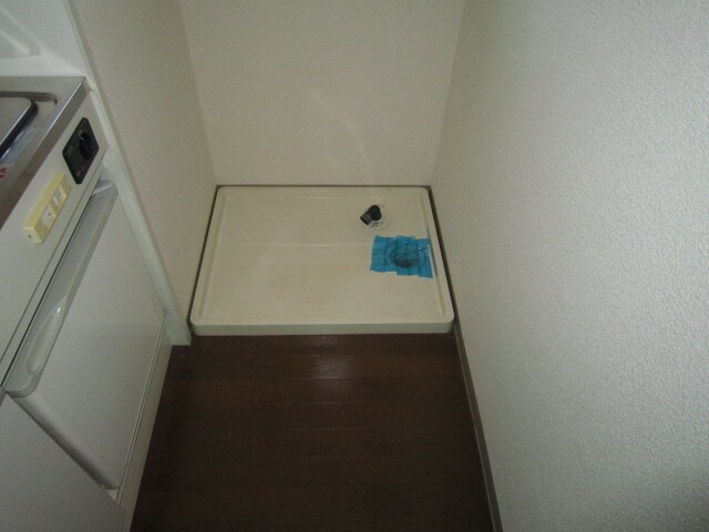 物件内観写真11　(洗濯機置場)
