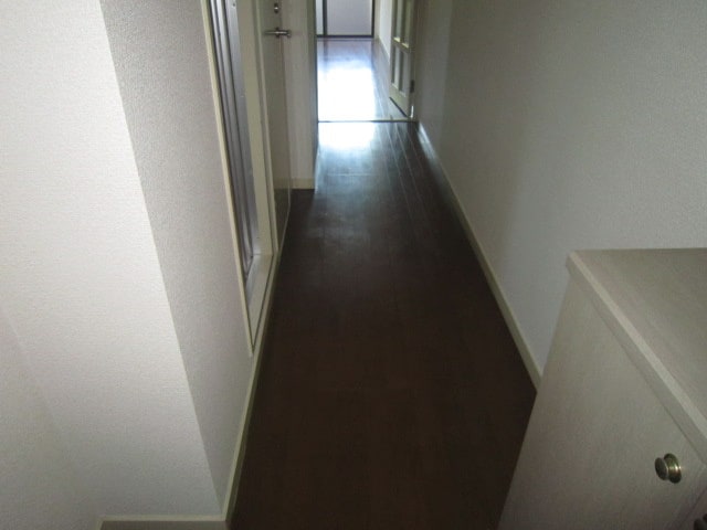 物件内観写真13　(廊下)