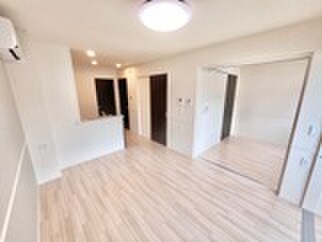 物件内観写真3　(居室)