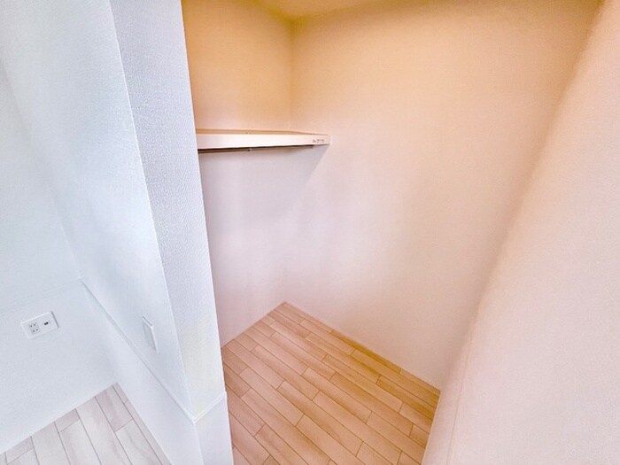 物件内観写真3　(収納)