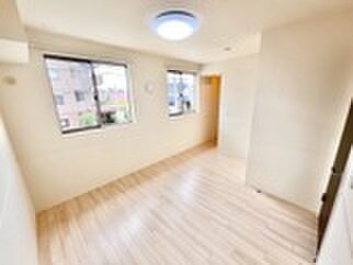 物件内観写真4　(居室)