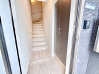 物件内観写真14　(玄関)