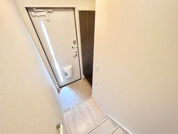 物件内観写真14　(玄関)