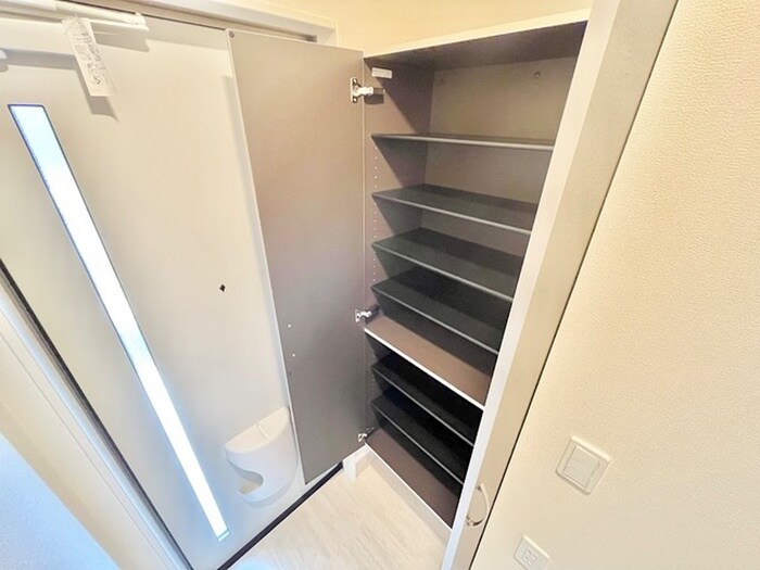 物件内観写真16　(靴箱)