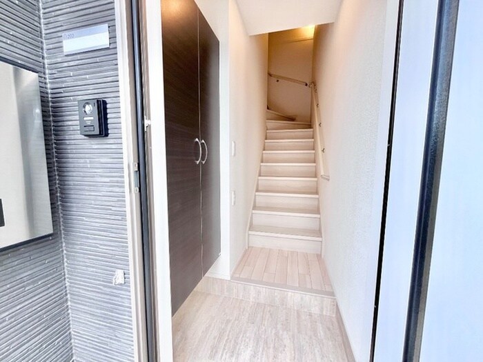 物件内観写真17　(玄関)