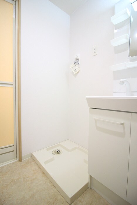 物件内観写真13　(洗濯機置場)