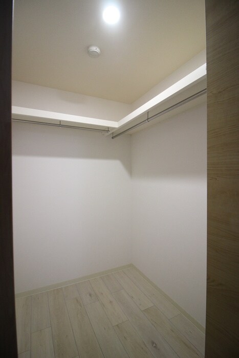 物件内観写真21　(収納)