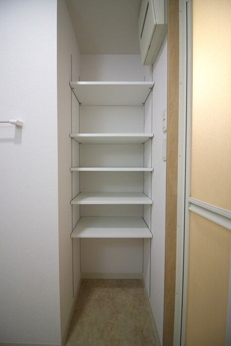 物件内観写真22　(収納)