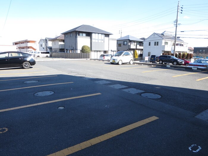 物件外観写真6　(駐車場)