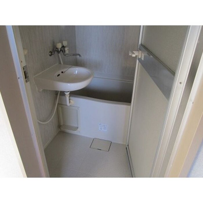 物件内観写真7　(玄関)