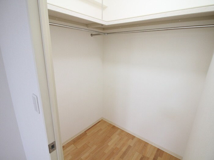 物件内観写真13　(収納)