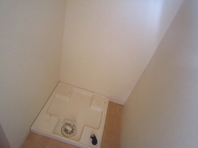 物件内観写真15　(洗濯機置場)