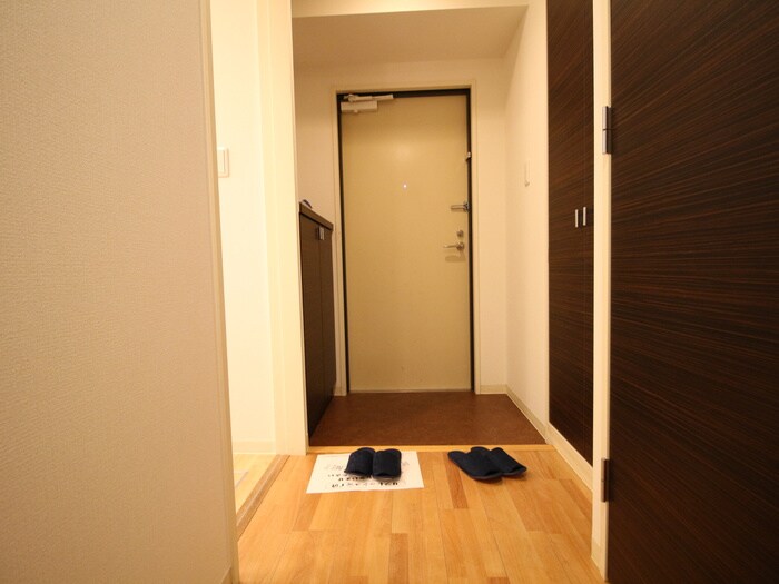 物件内観写真17　(玄関)