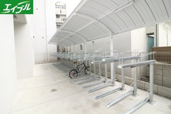 物件外観写真3　(駐輪場)