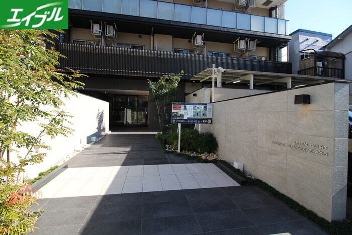 物件外観写真2　(エントランス部分)