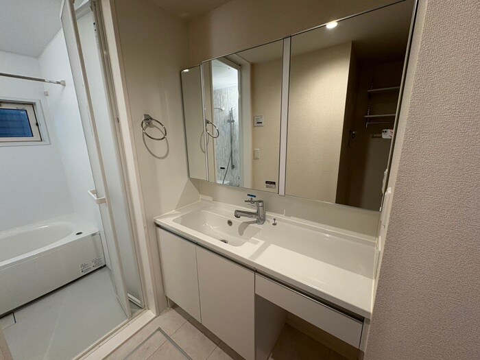 物件内観写真12　(洗面)