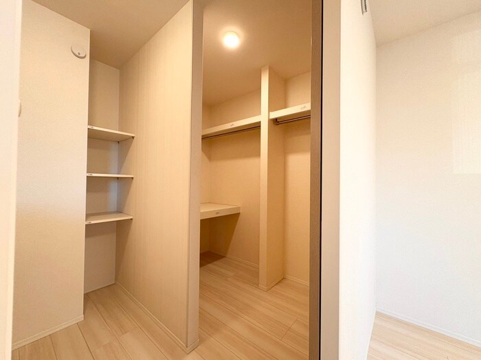 物件内観写真13　(収納)