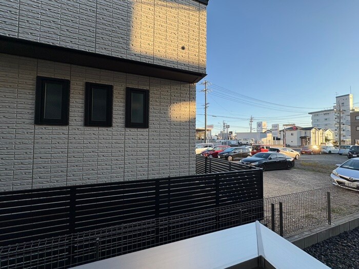 物件内観写真16　(室内からの展望)